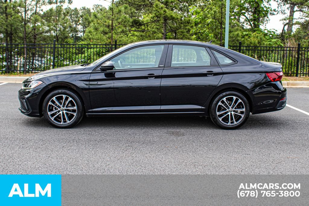 Used 2025 Volkswagen Jetta Sport FWD image 6