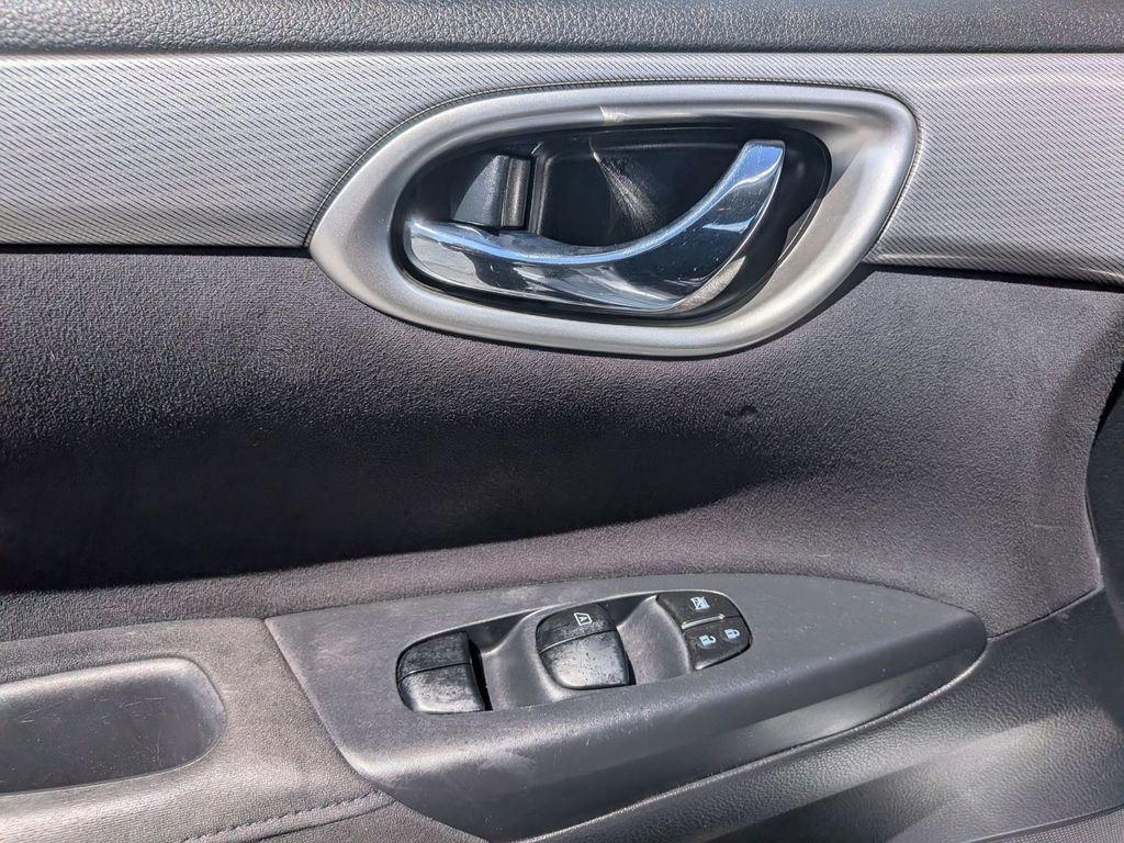 Used 2013 Nissan Sentra SR FWD image 13