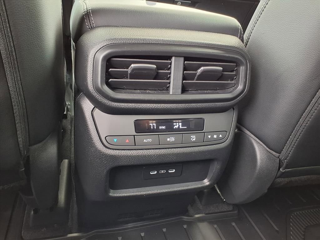 New 2025 Honda Pilot Touring image 24