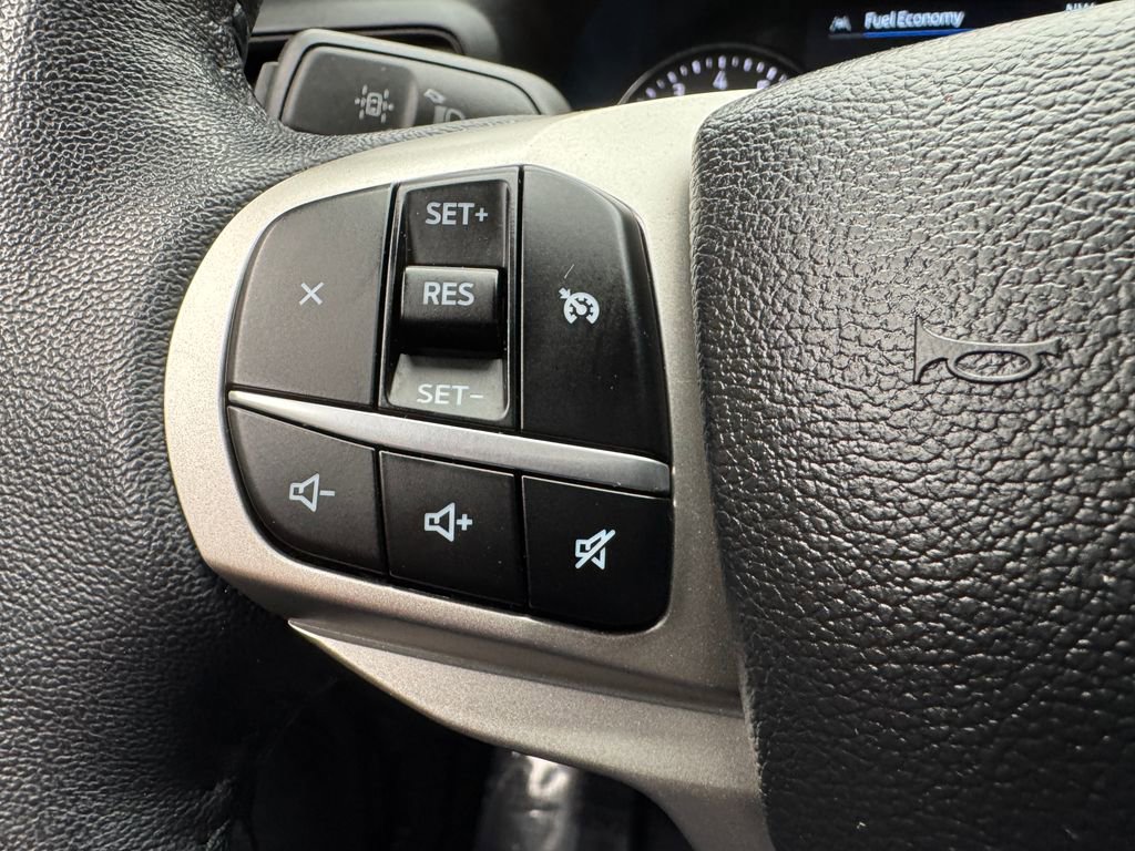 Used 2022 Ford Explorer XLT image 16