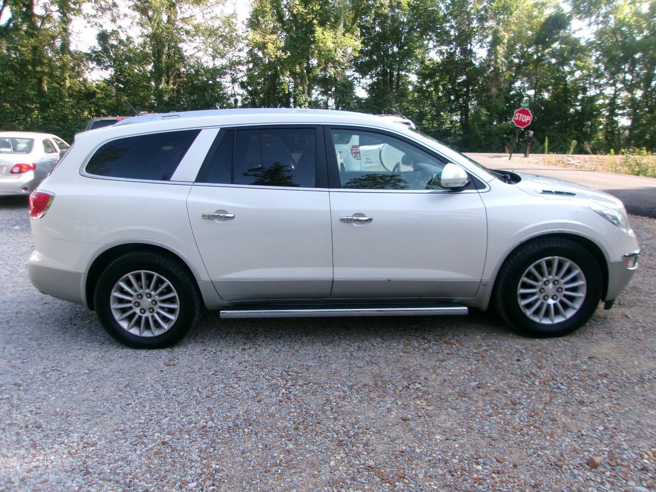Used 2008 Buick Enclave CXL w/ Entertainment Package #2 FWD image 8