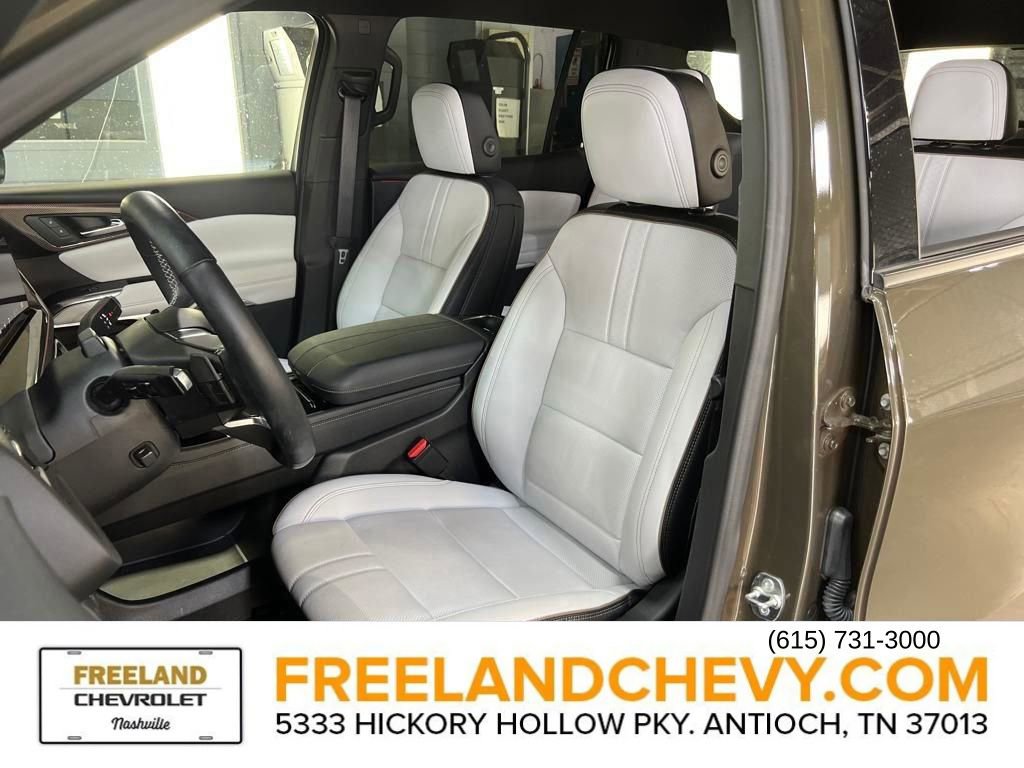 Used 2024 Chevrolet Traverse RS image 27