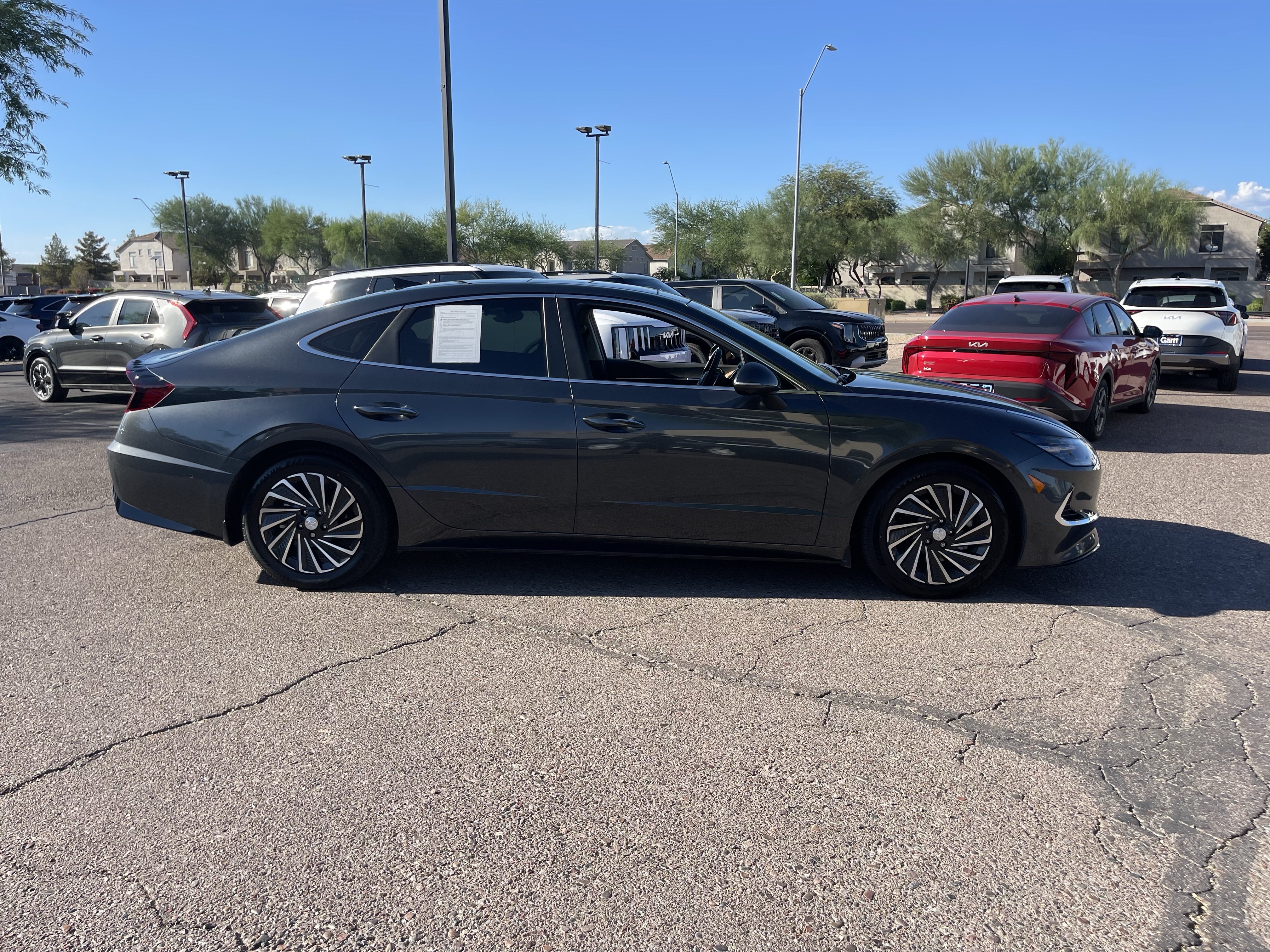 Used 2023 Hyundai Sonata Limited FWD image 2