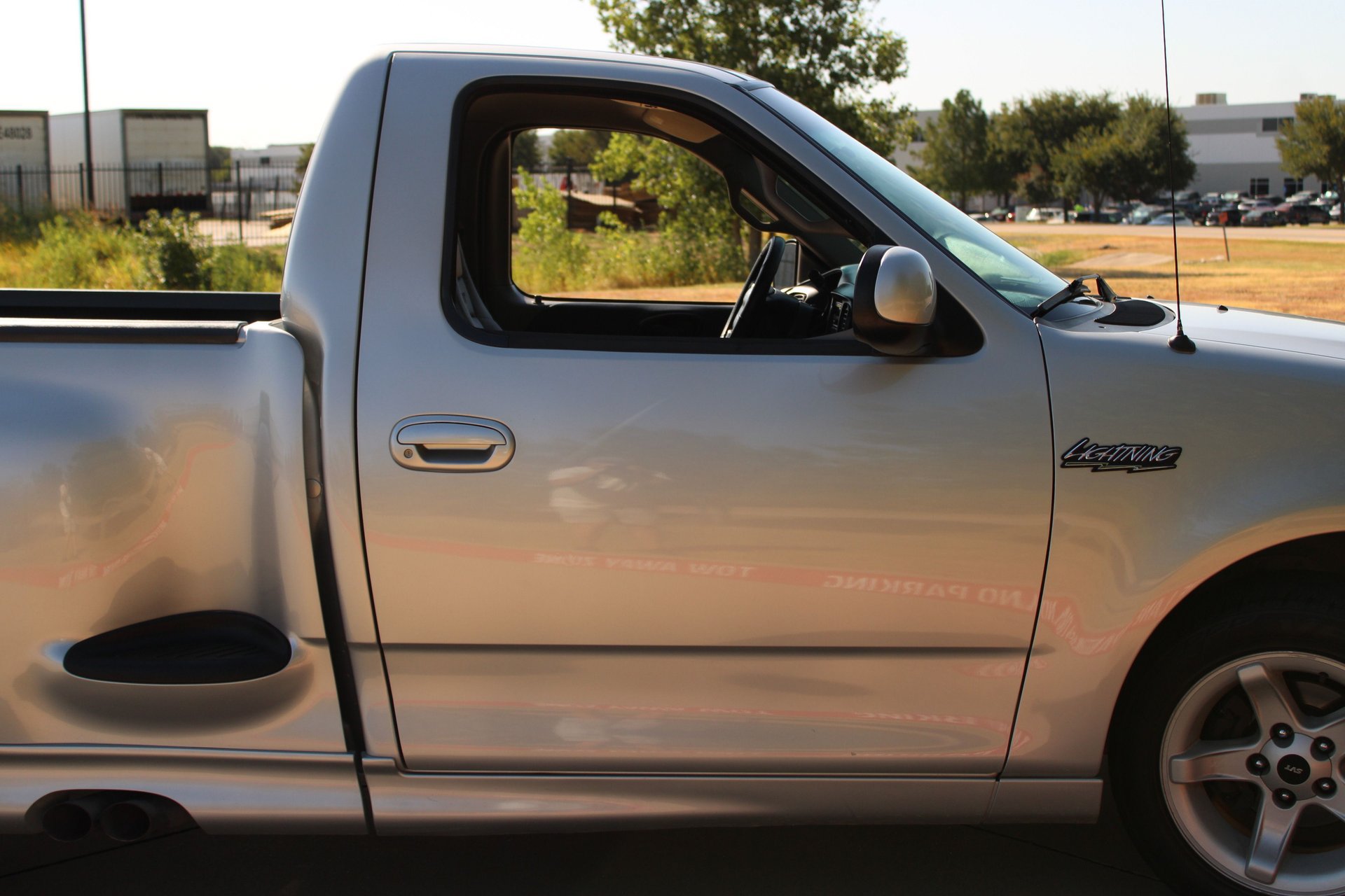 Used 2000 Ford F150 Lightning RWD image 33