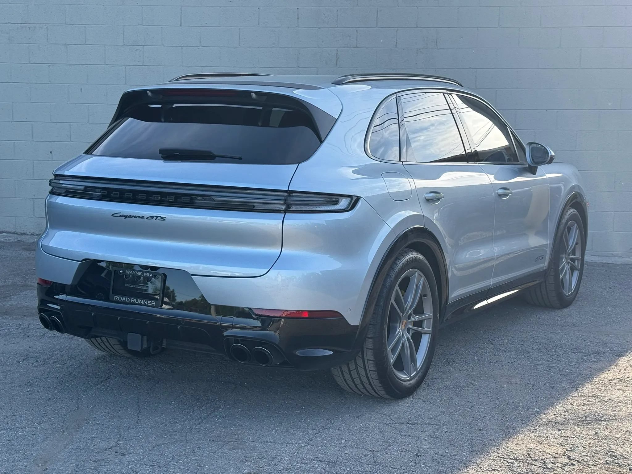 Used 2025 Porsche Cayenne GTS w/ Sport Chrono Package AWD/4WD image 7
