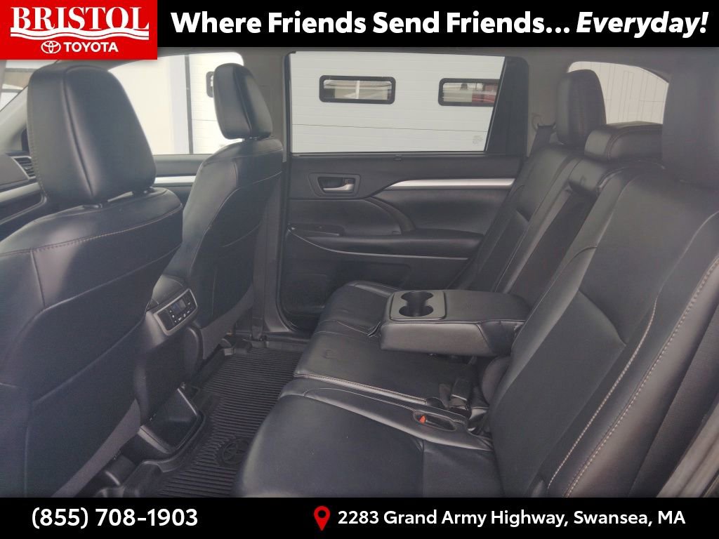 Used 2018 Toyota Highlander XLE AWD/4WD image 15