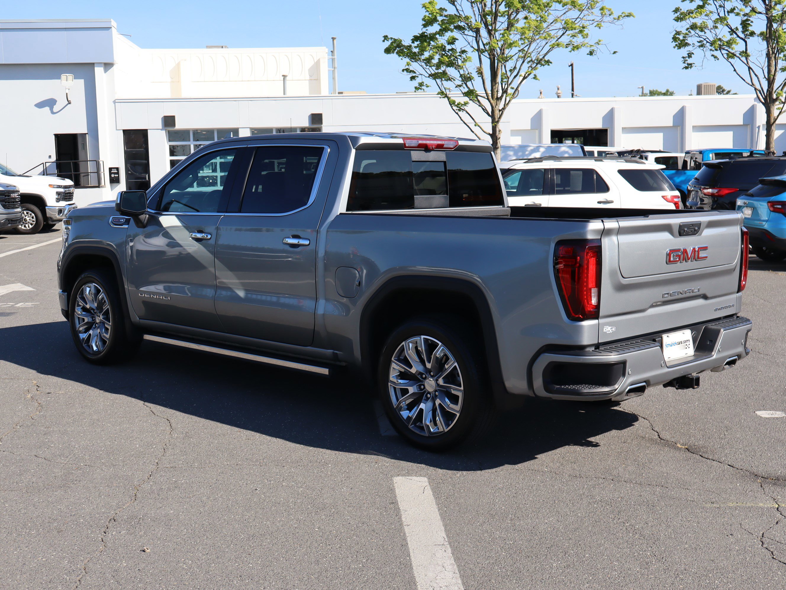 Used 2025 GMC Sierra 1500 Denali w/ Denali Reserve Package AWD/4WD image 8