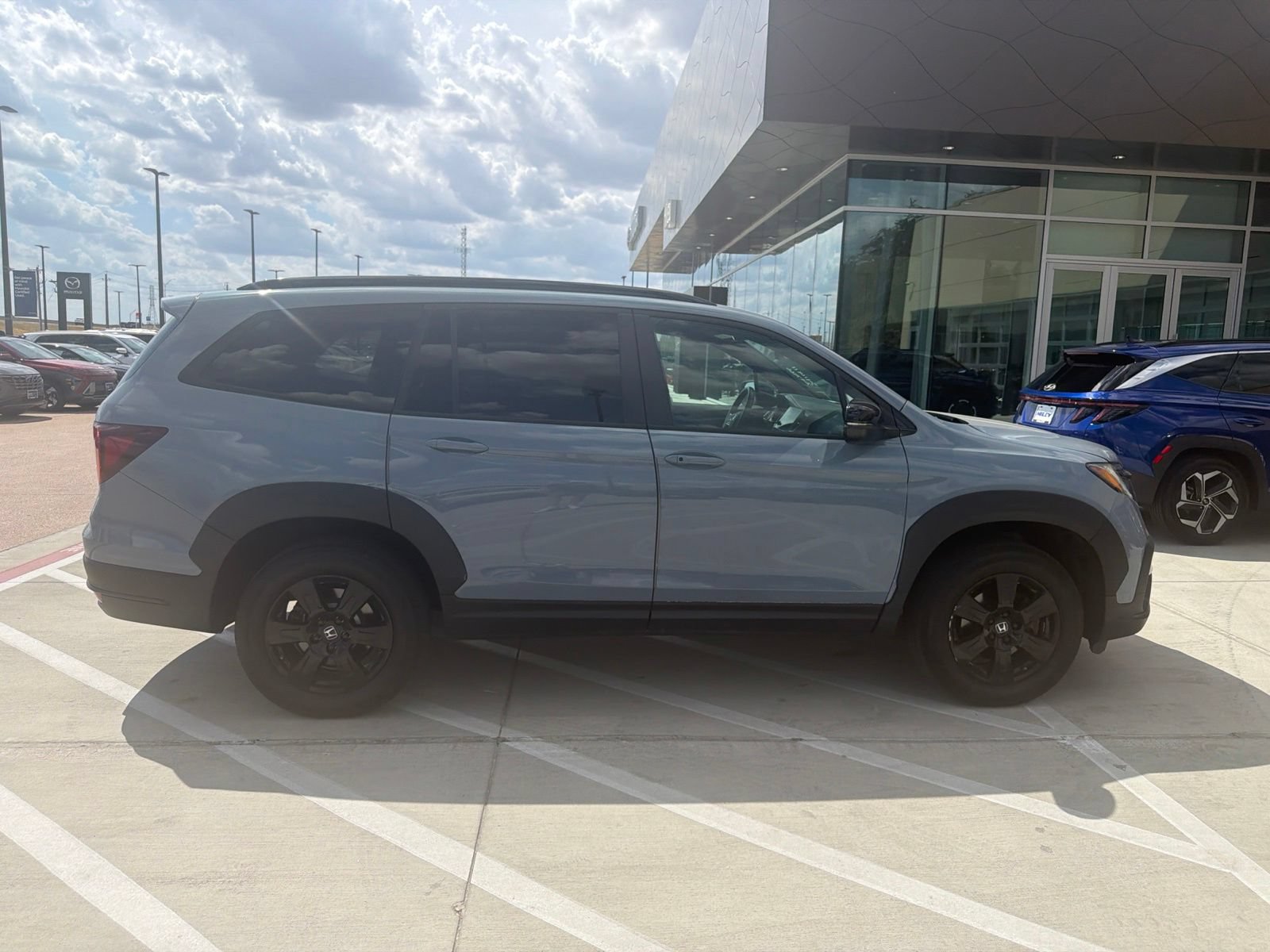 Used 2022 Honda Pilot TrailSport image 4