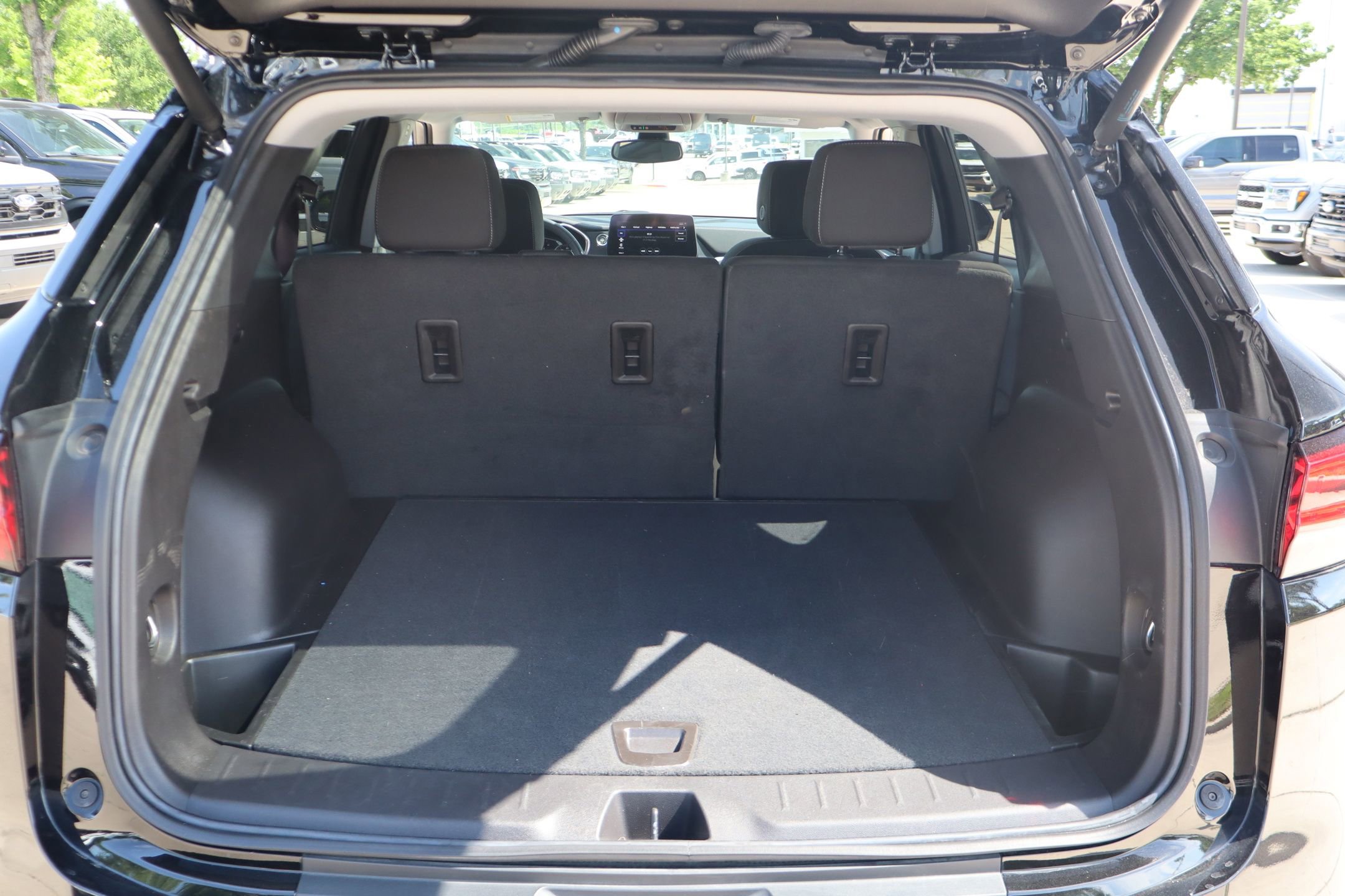 Used 2024 Chevrolet Blazer LT w/ Convenience Package FWD image 26