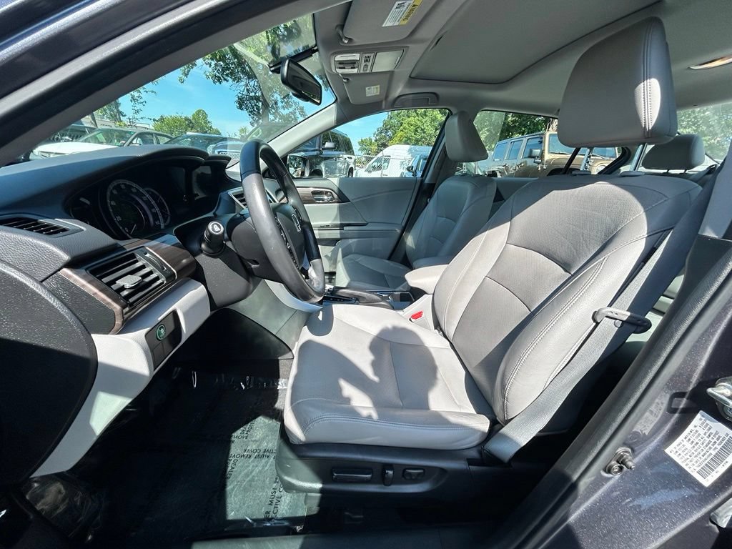 Used 2017 Honda Accord EX-L image 14