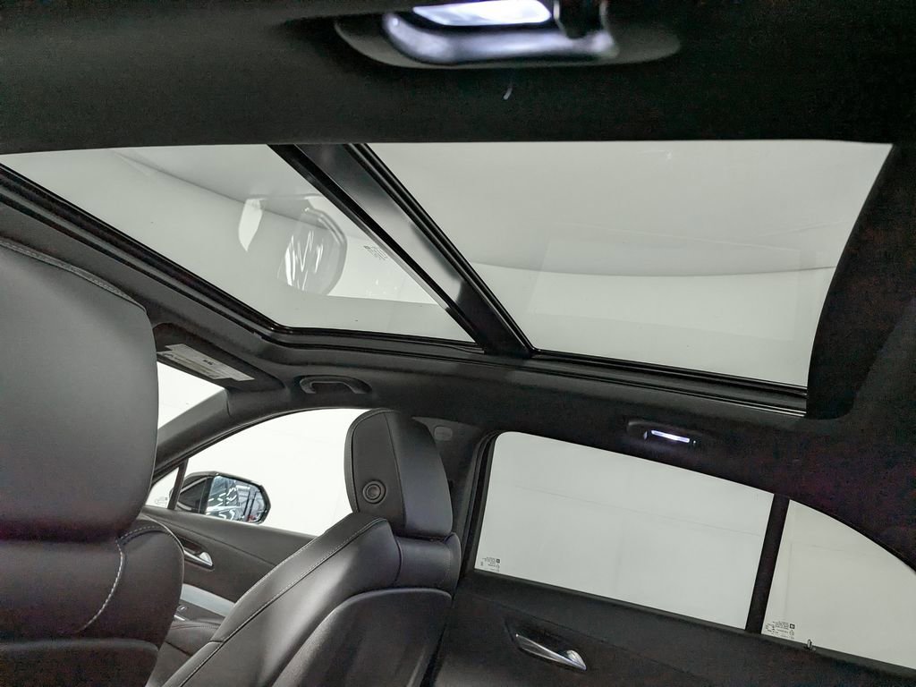 Used 2019 Cadillac XT4 Premium Luxury w/ Cold Weather Package image 13