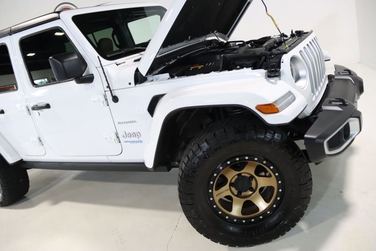 Used 2021 Jeep Wrangler Unlimited Sahara w/ Dual Top Group AWD/4WD image 79