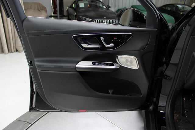 Used 2024 Mercedes-Benz GLC 300 image 38