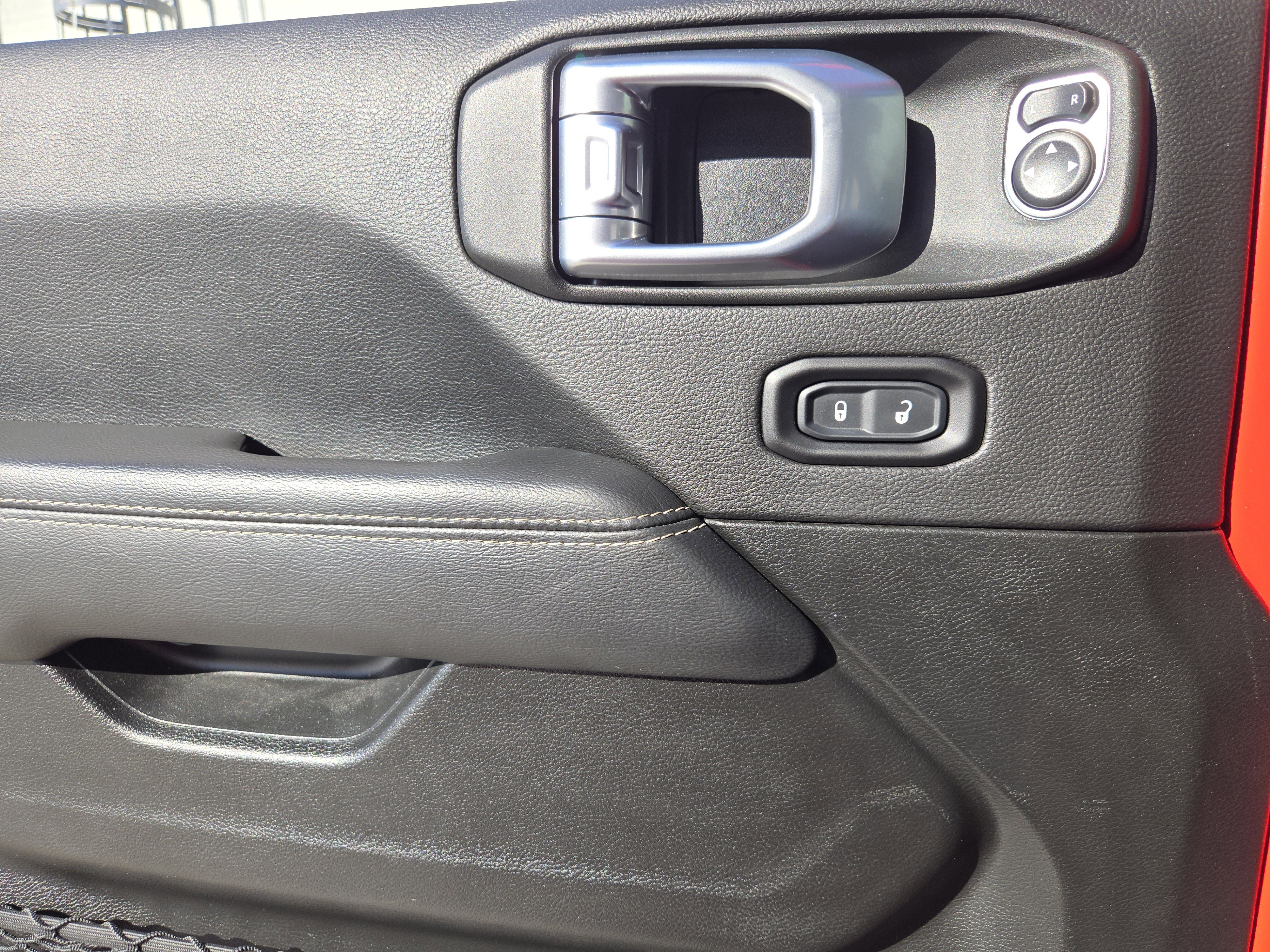 Used 2021 Jeep Wrangler Unlimited Rubicon 4xe w/ Steel Bumper Group image 26