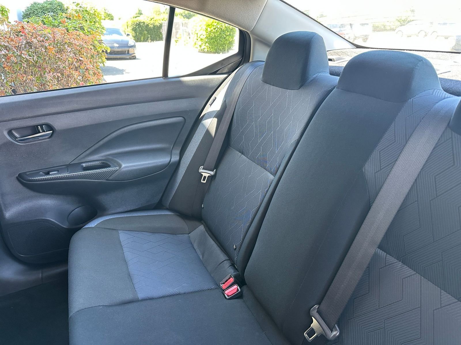 Used 2025 Nissan Versa SV FWD image 38