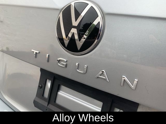 Used 2022 Volkswagen Tiguan SE R-Line image 16