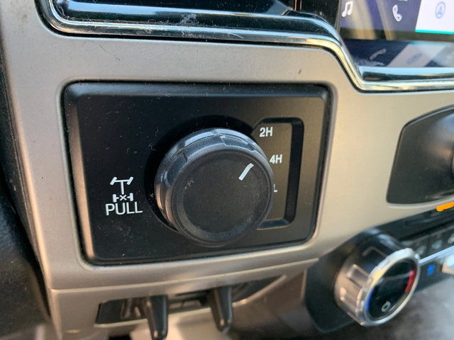 Used 2022 Ford F350 Lariat w/ Chrome Package image 28