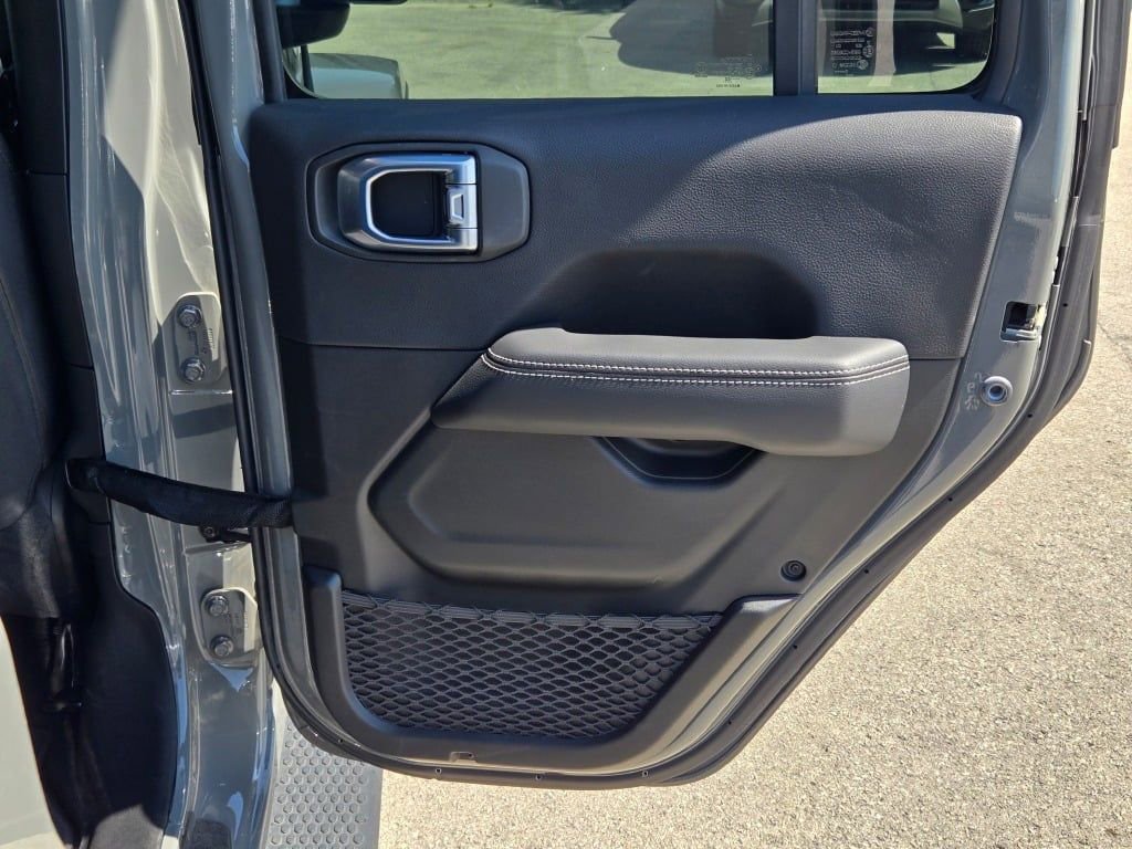 Certified 2022 Jeep Wrangler Unlimited Sahara image 8