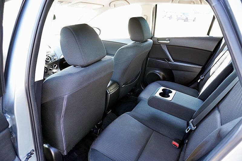 Used 2012 MAZDA MAZDA3 i Touring image 18
