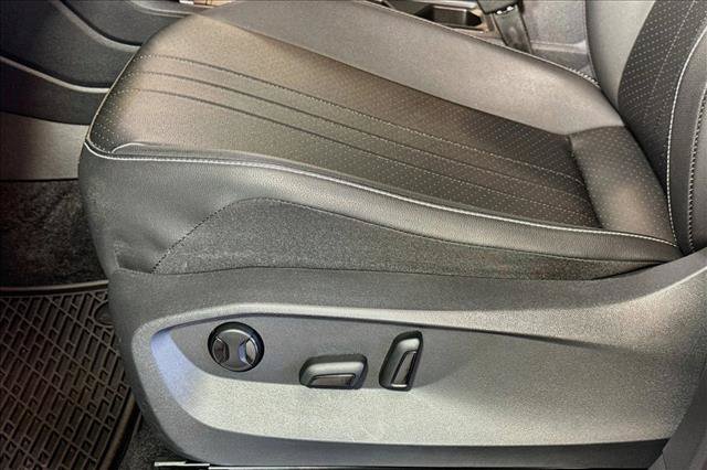 Used 2023 Volkswagen Tiguan SE FWD image 18