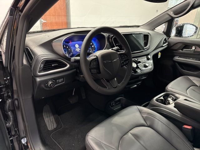 New 2026 Chrysler Pacifica Select w/ S Appearance Package image 23
