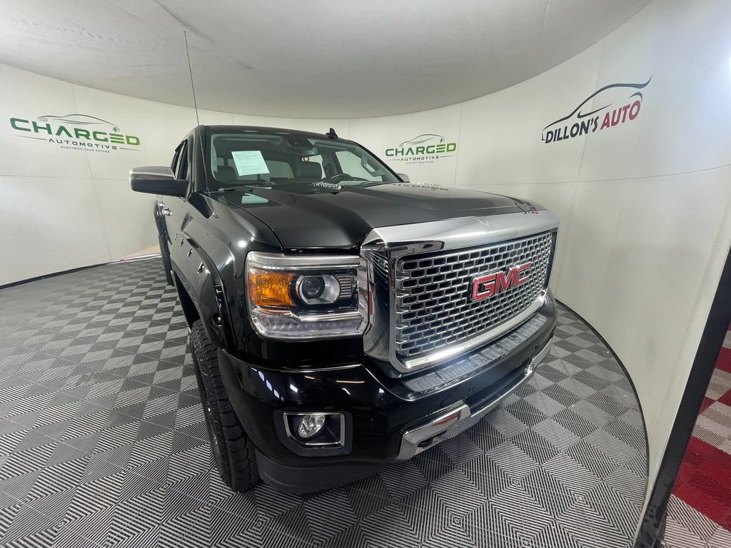Used 2016 GMC Sierra 2500 Denali w/ Duramax Plus Package AWD/4WD image 10