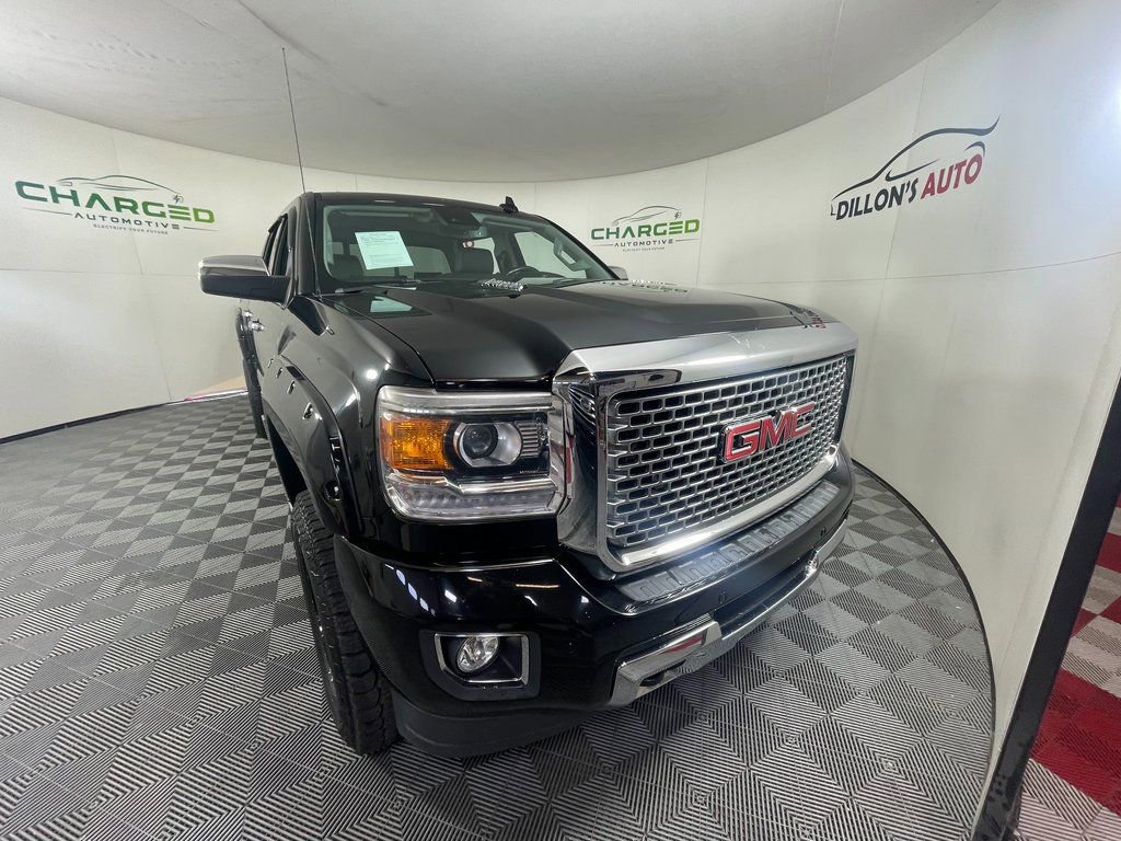 Used 2016 GMC Sierra 2500 Denali w/ Duramax Plus Package AWD/4WD image 10