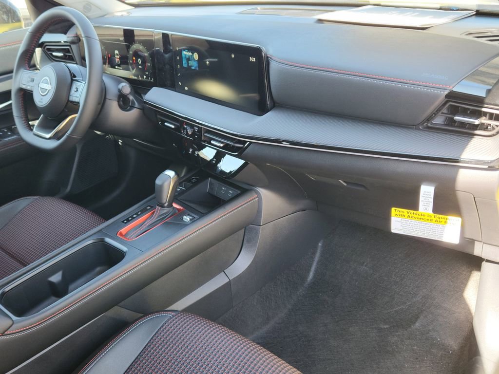 New 2025 Nissan Kicks SR w/ Illumination Package image 12