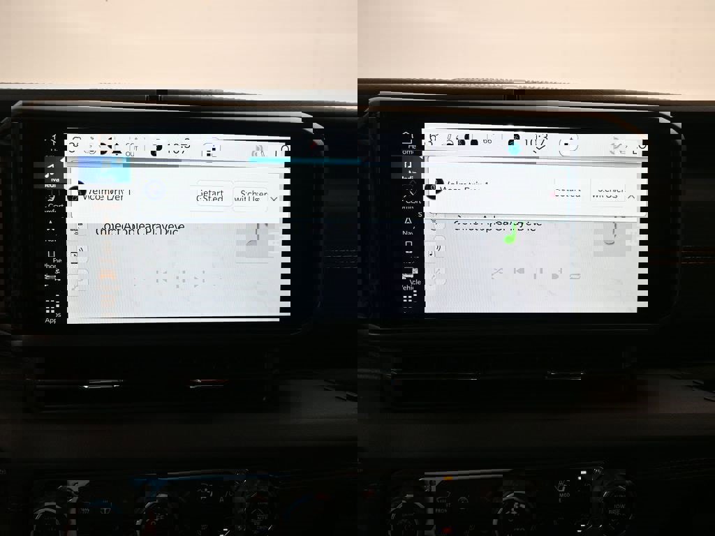 New 2024 Jeep Wrangler Unlimited Sahara w/ Technology Group image 17