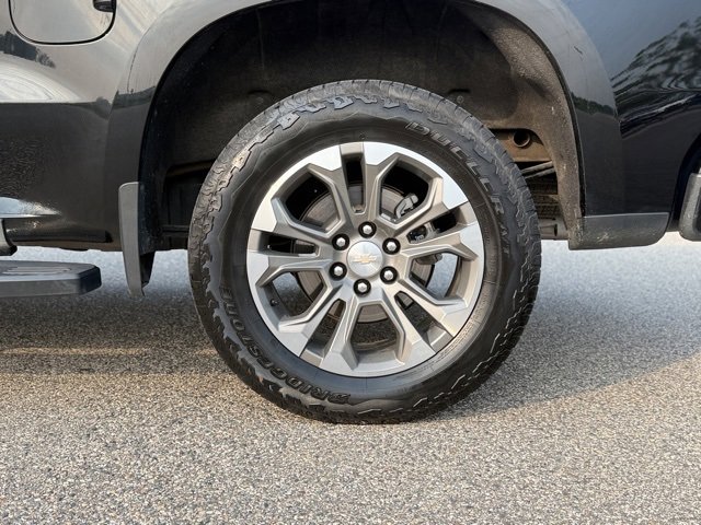 Used 2022 Chevrolet Silverado 1500 High Country w/ Technology Package image 11