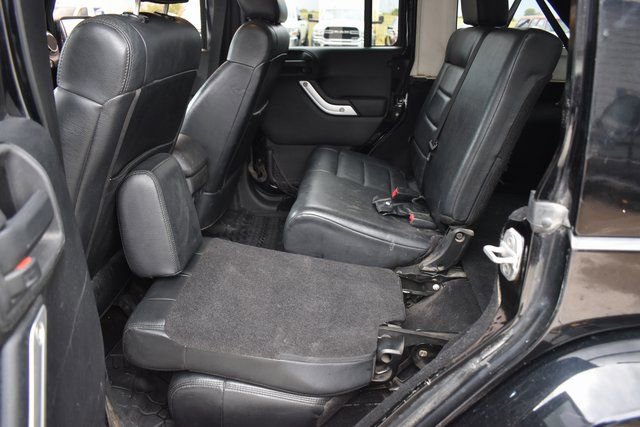 Used 2012 Jeep Wrangler Unlimited Sahara w/ Mopar Chrome Edition Group image 22