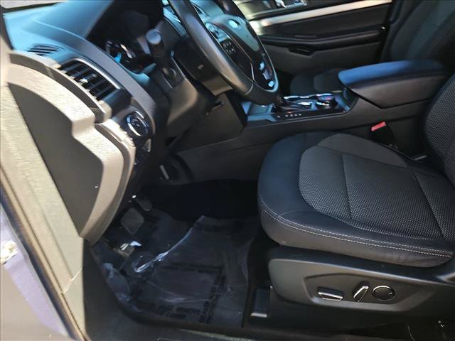 Used 2018 Ford Explorer XLT w/ Equipment Group 201A AWD/4WD image 15