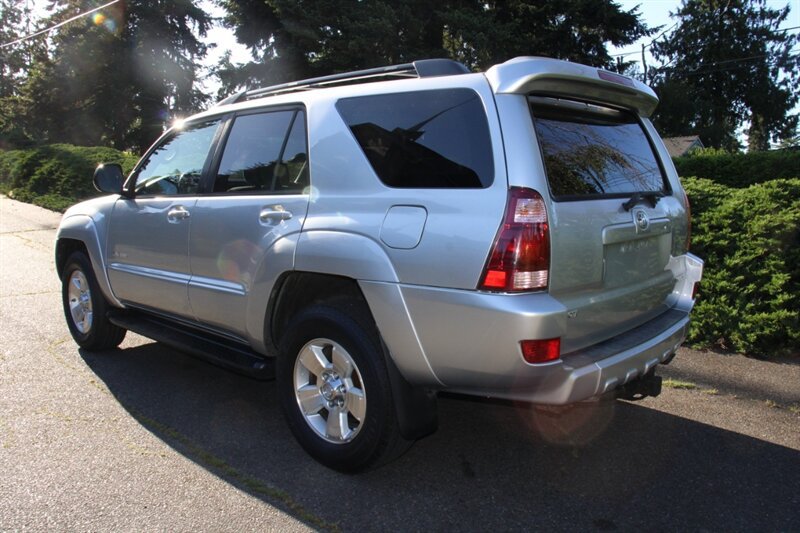 Used 2005 Toyota 4Runner SR5 AWD/4WD image 4