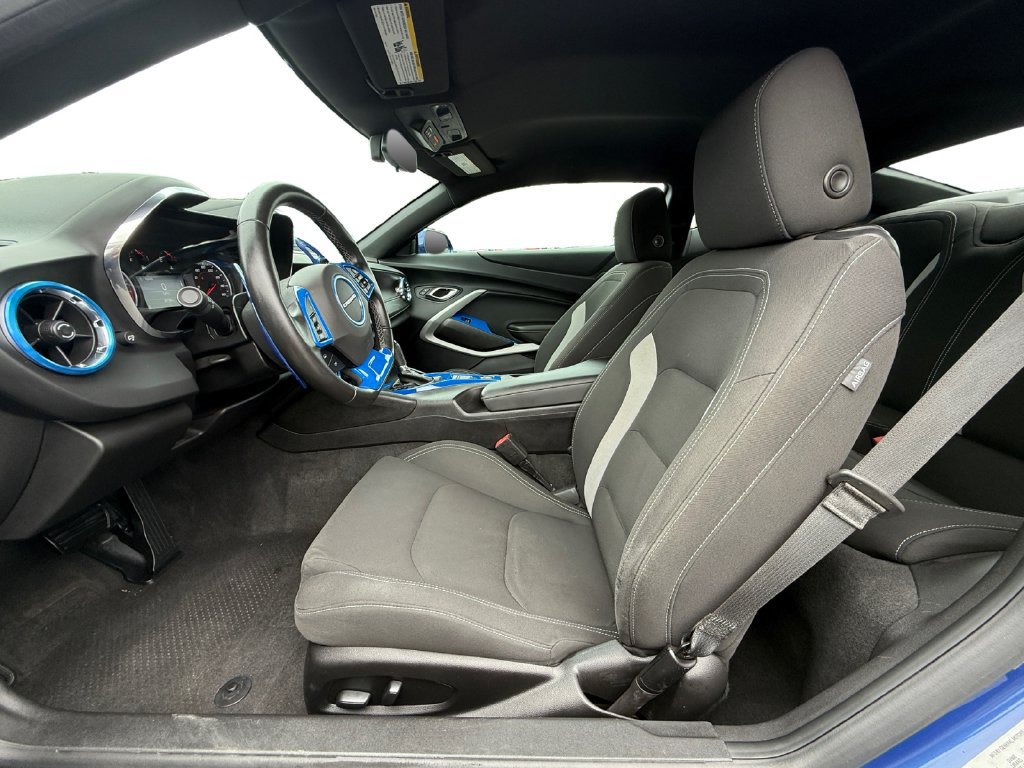 Used 2020 Chevrolet Camaro LS RWD image 9
