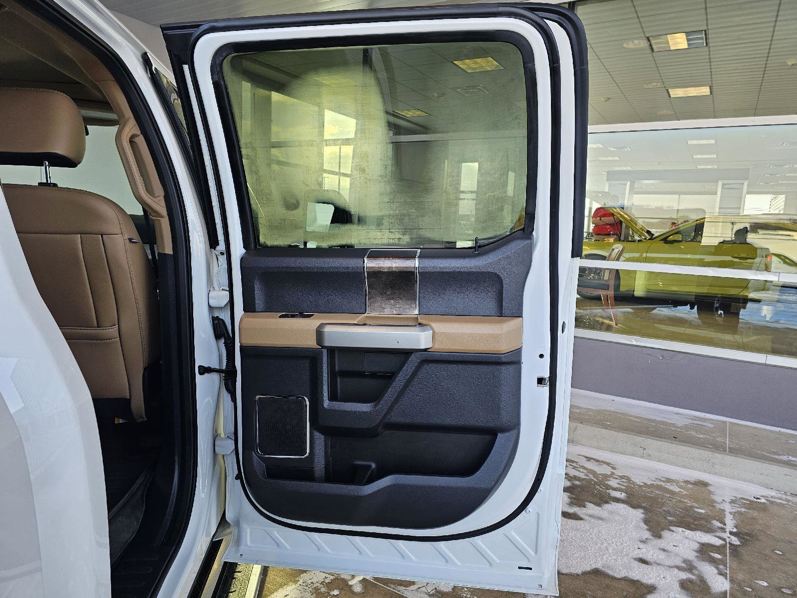 Used 2022 Ford F250 Lariat w/ Lariat Ultimate Package image 13