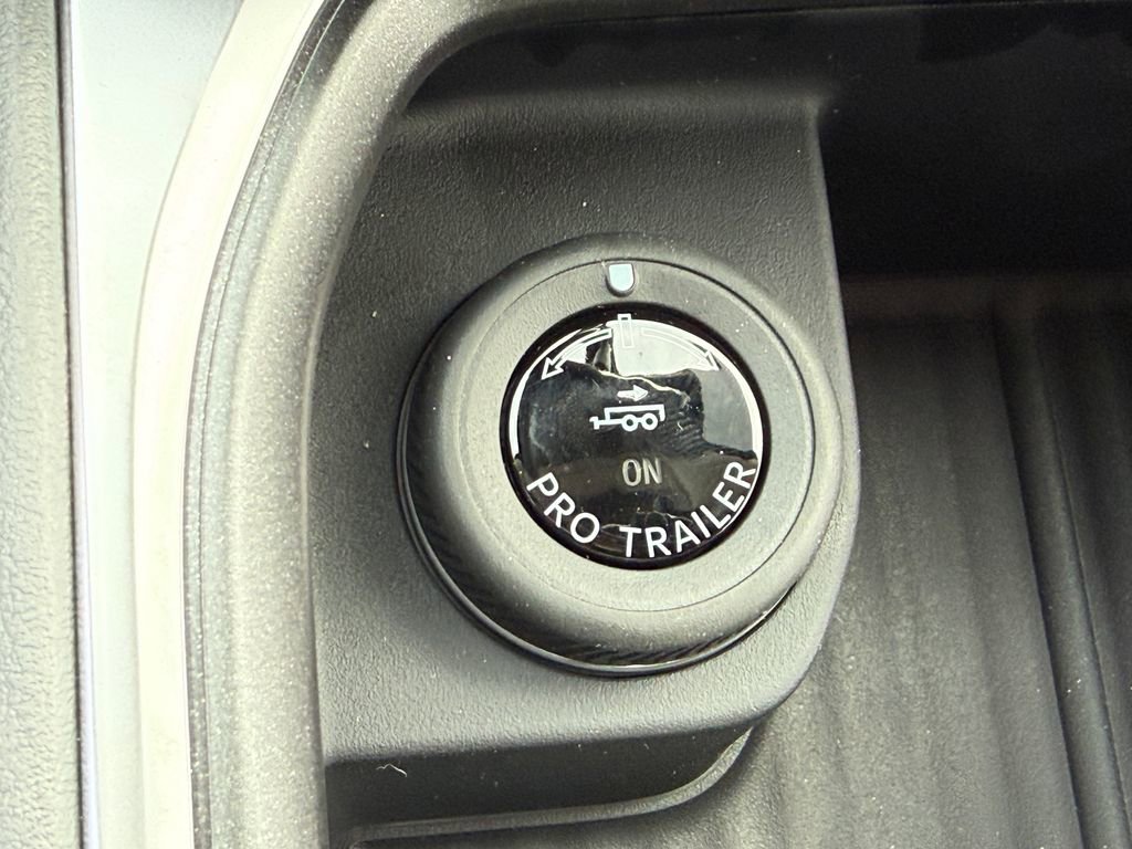 New 2026 Ford Expedition Active image 15