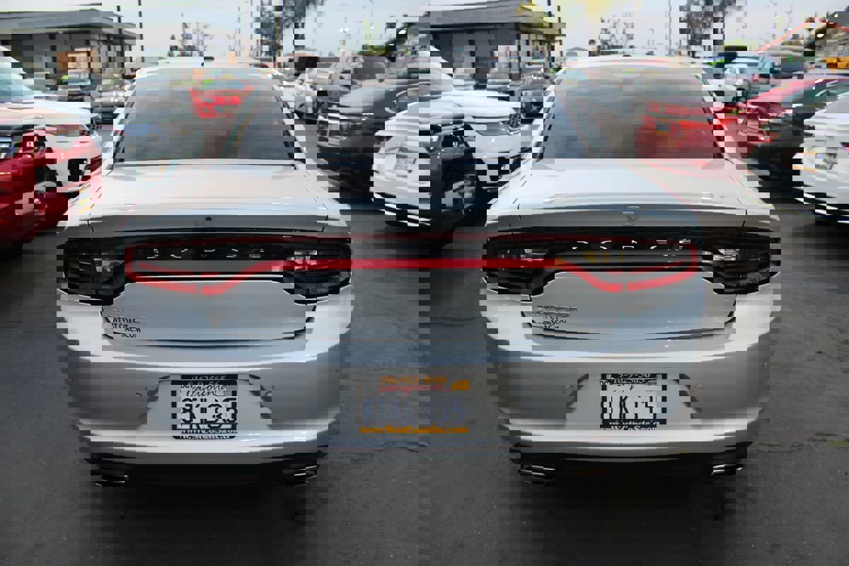 Used 2020 Dodge Charger SXT image 6