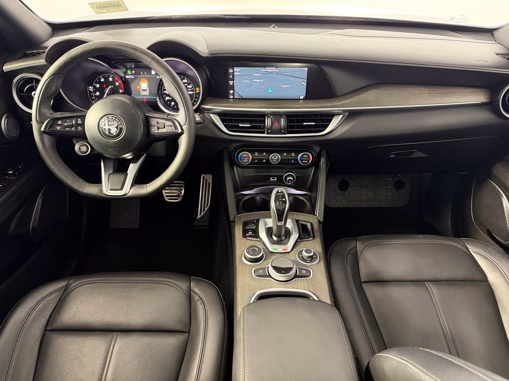 Used 2023 Alfa Romeo Stelvio Ti AWD/4WD image 12