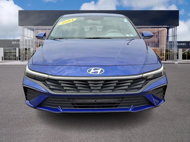 Used 2024 Hyundai Elantra SEL FWD image 2