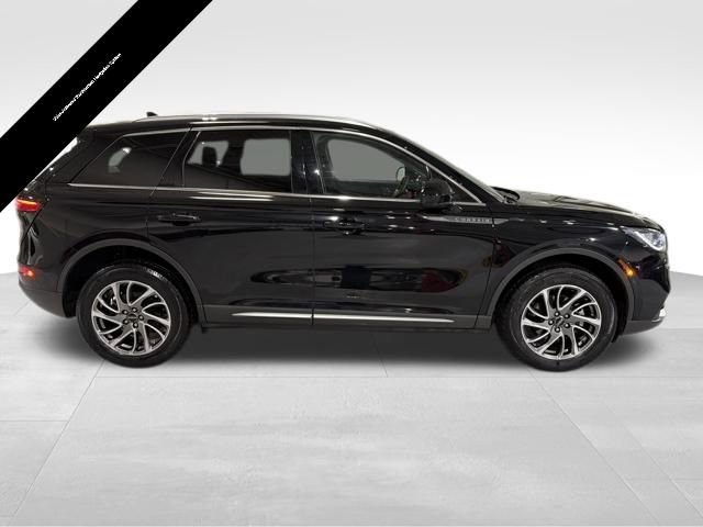 Certified 2022 Lincoln Corsair AWD w/ Equipment Group 101A image 8