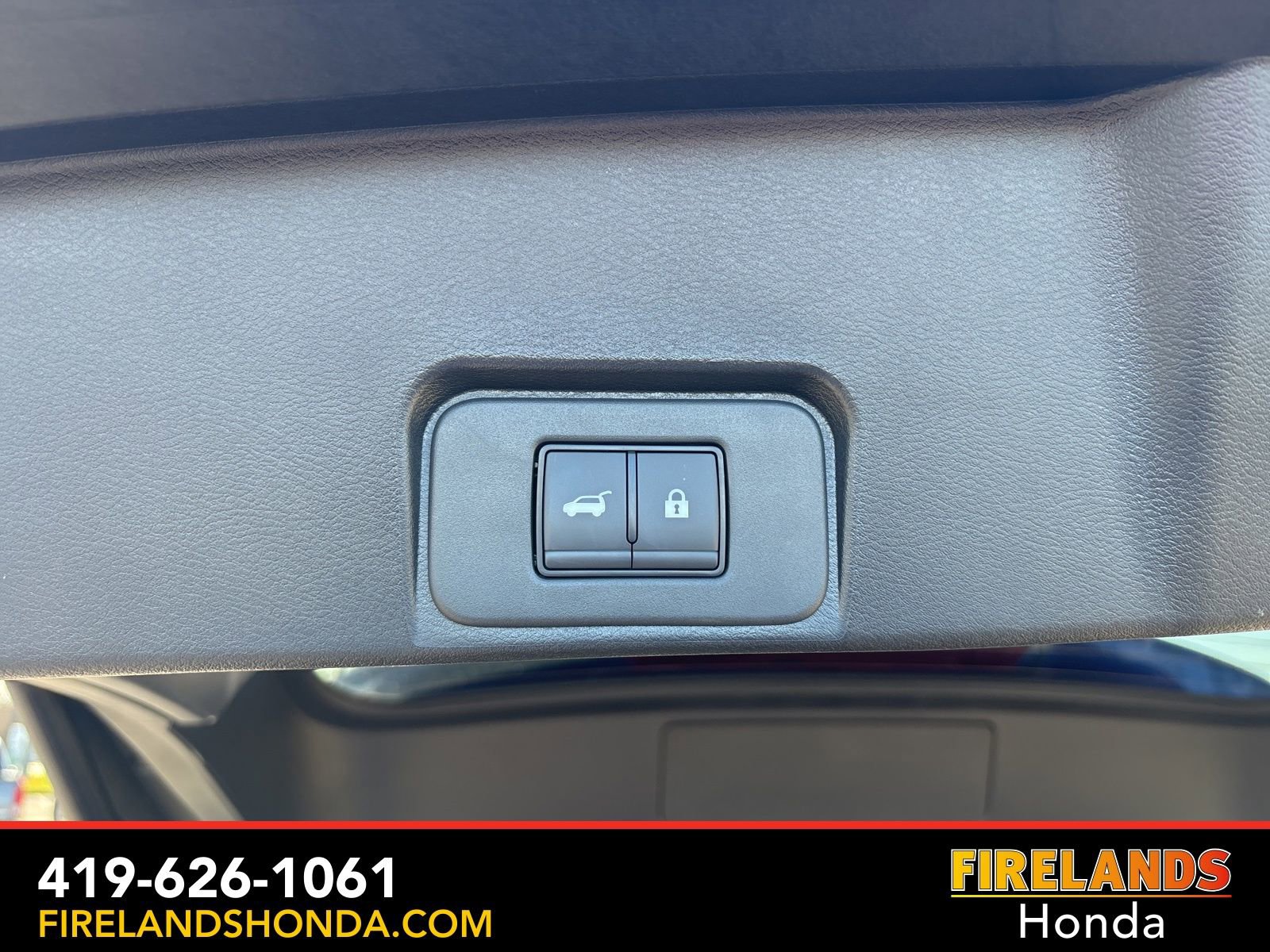 Used 2025 Nissan Rogue SV image 11