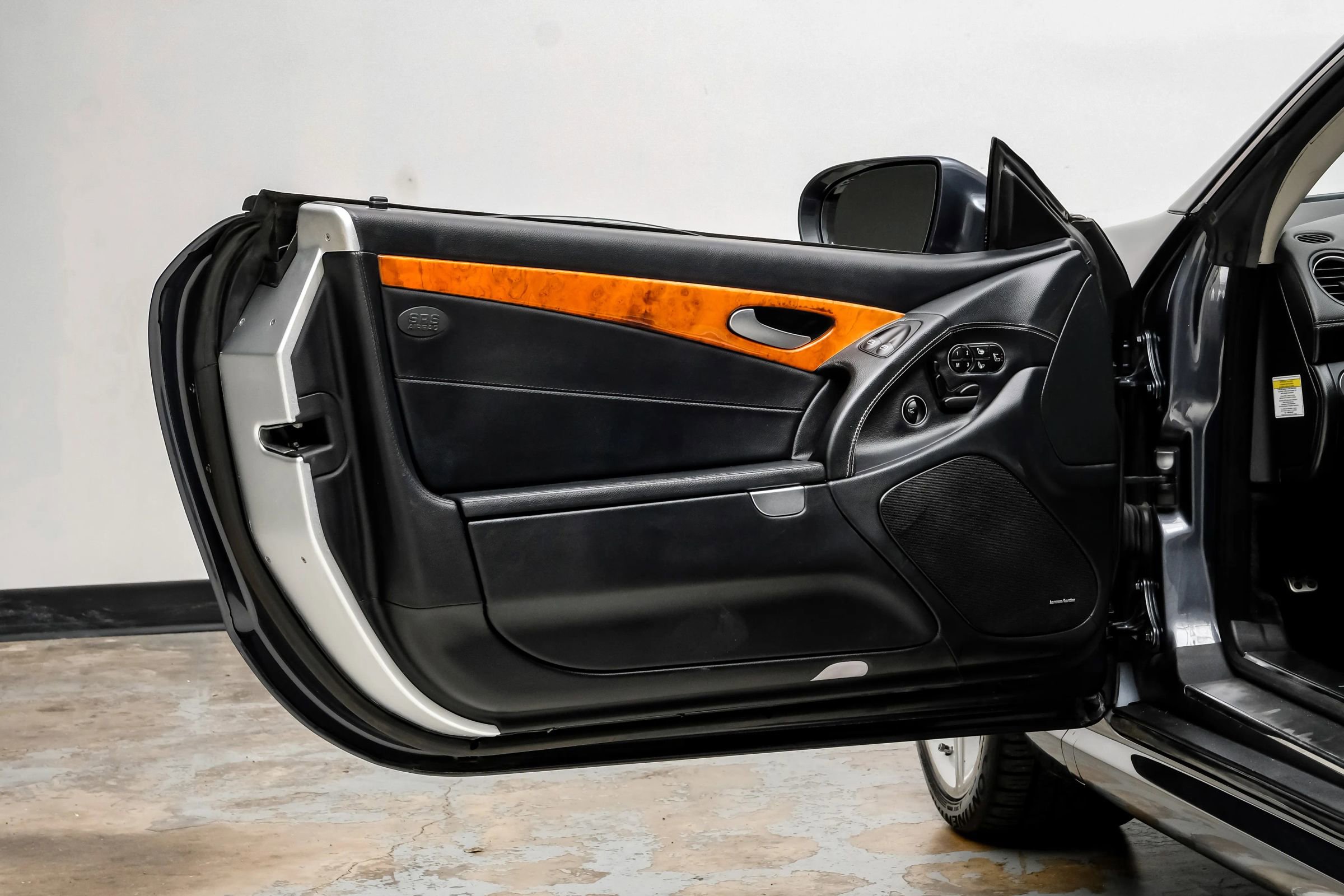 Used 2012 Mercedes-Benz SL 550 image 36