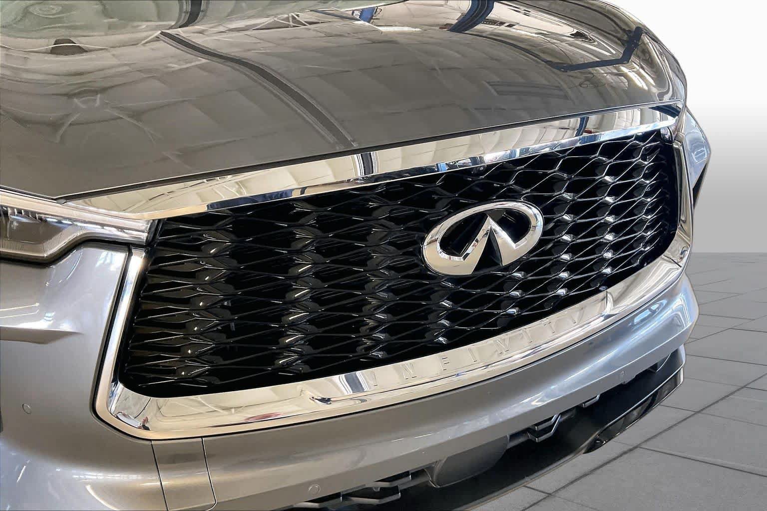 Used 2023 INFINITI QX60 Luxe w/ Vision Package FWD image 30