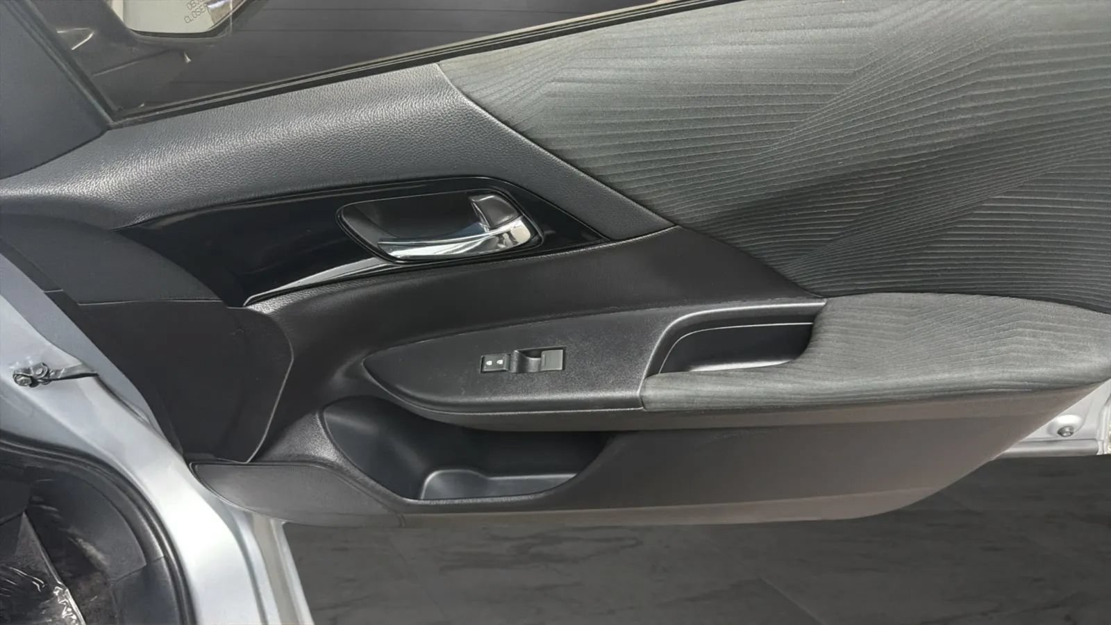 Used 2017 Honda Accord LX image 17