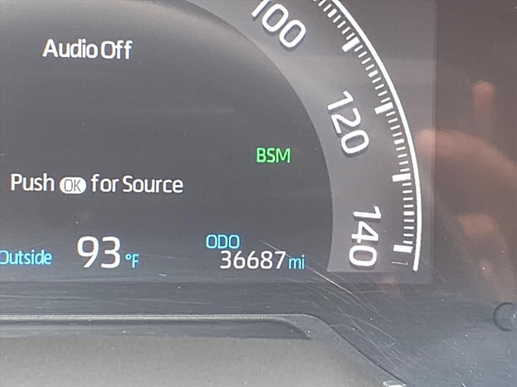 Used 2022 Toyota RAV4 Limited AWD/4WD image 33