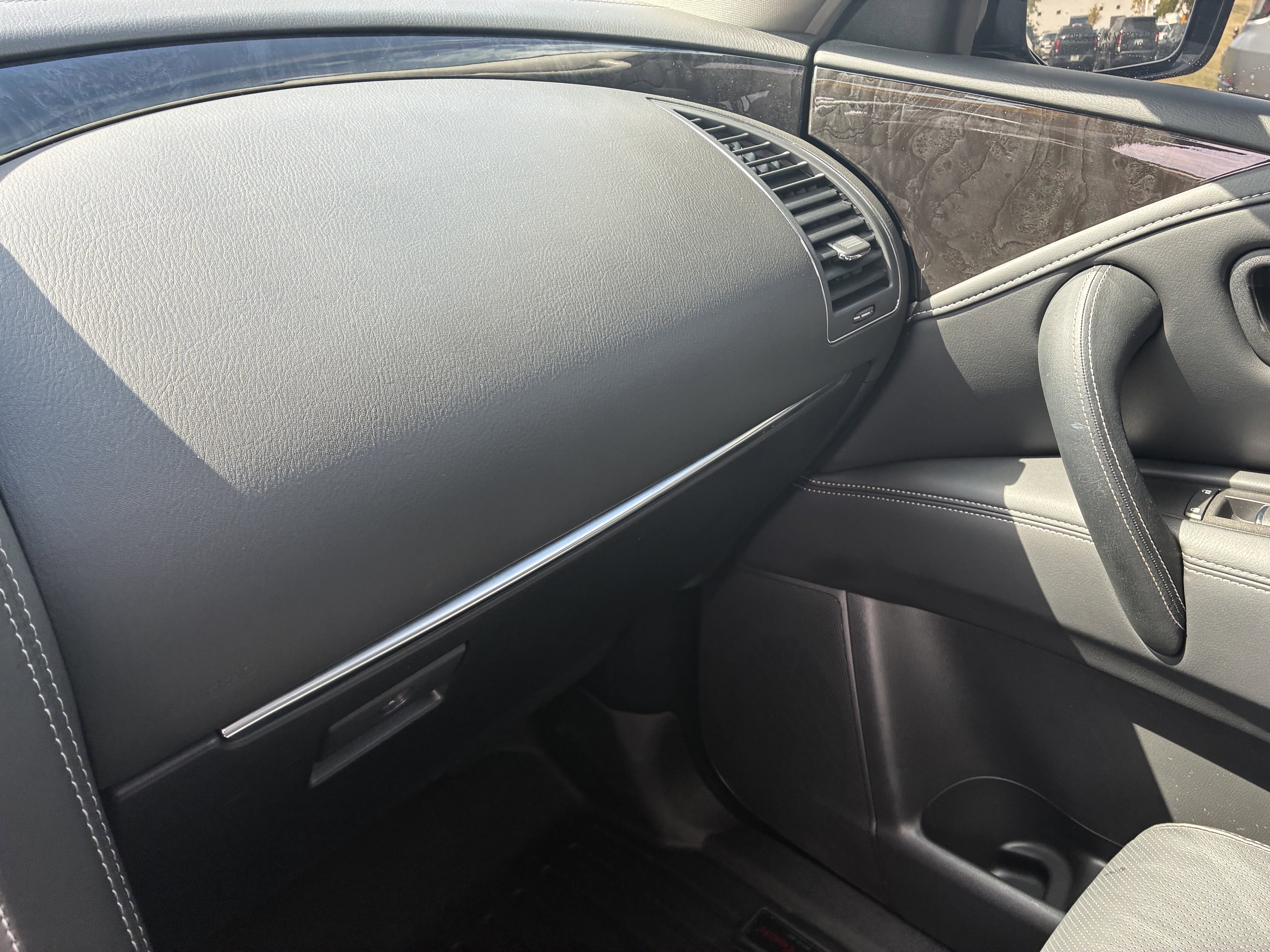 Used 2024 INFINITI QX80 Luxe w/ All-Season Package RWD image 38