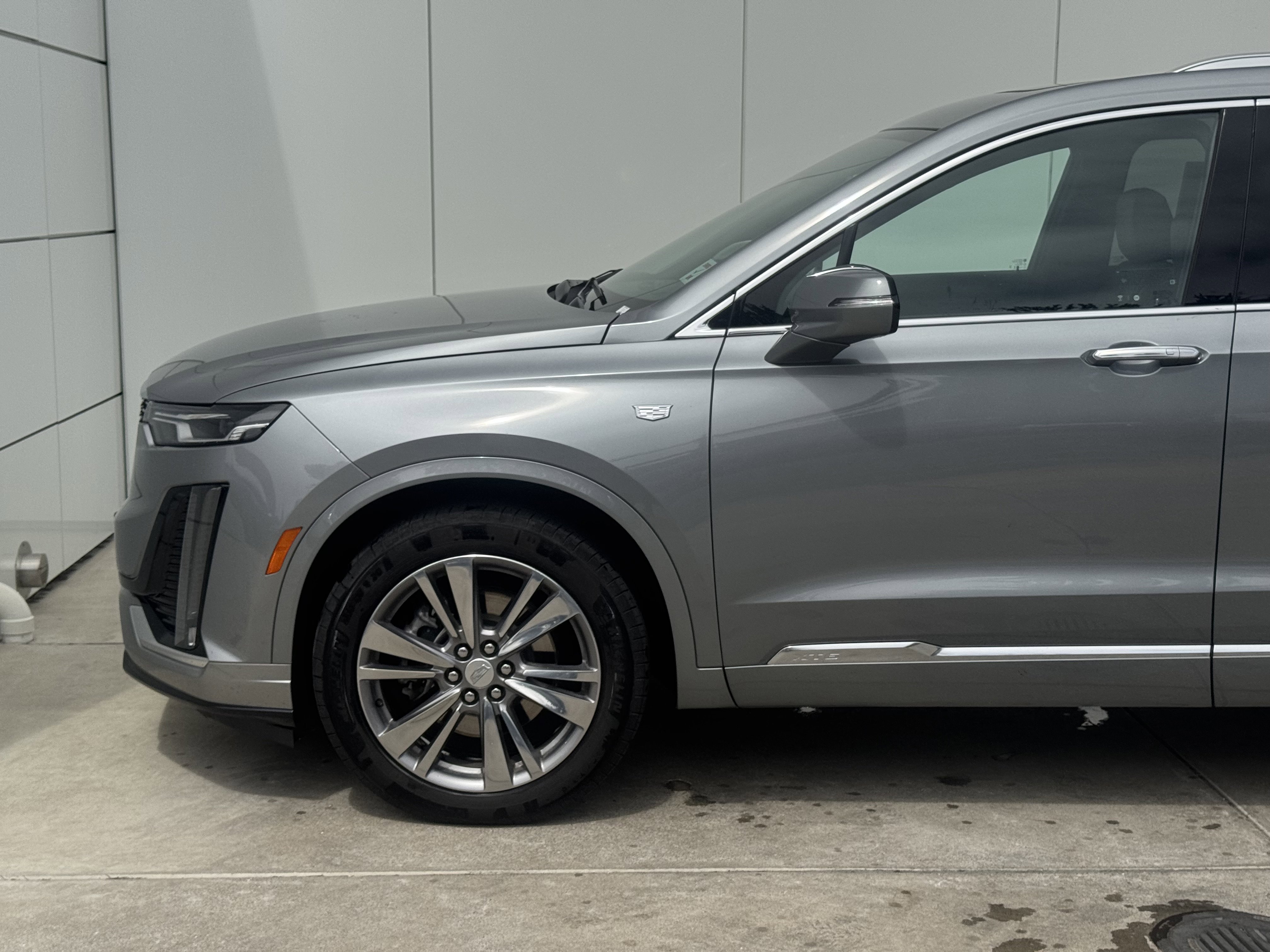 Certified 2024 Cadillac XT6 Premium Luxury image 5