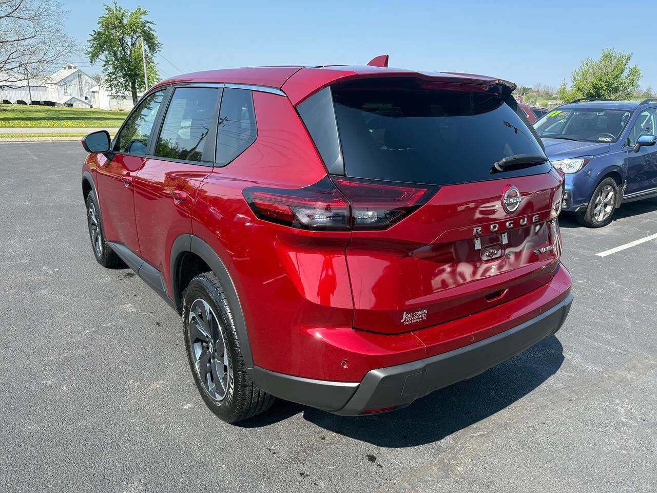 Used 2024 Nissan Rogue SV AWD/4WD image 4