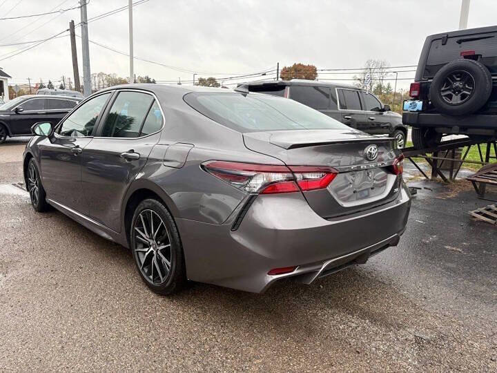 Used 2024 Toyota Camry SE FWD image 6