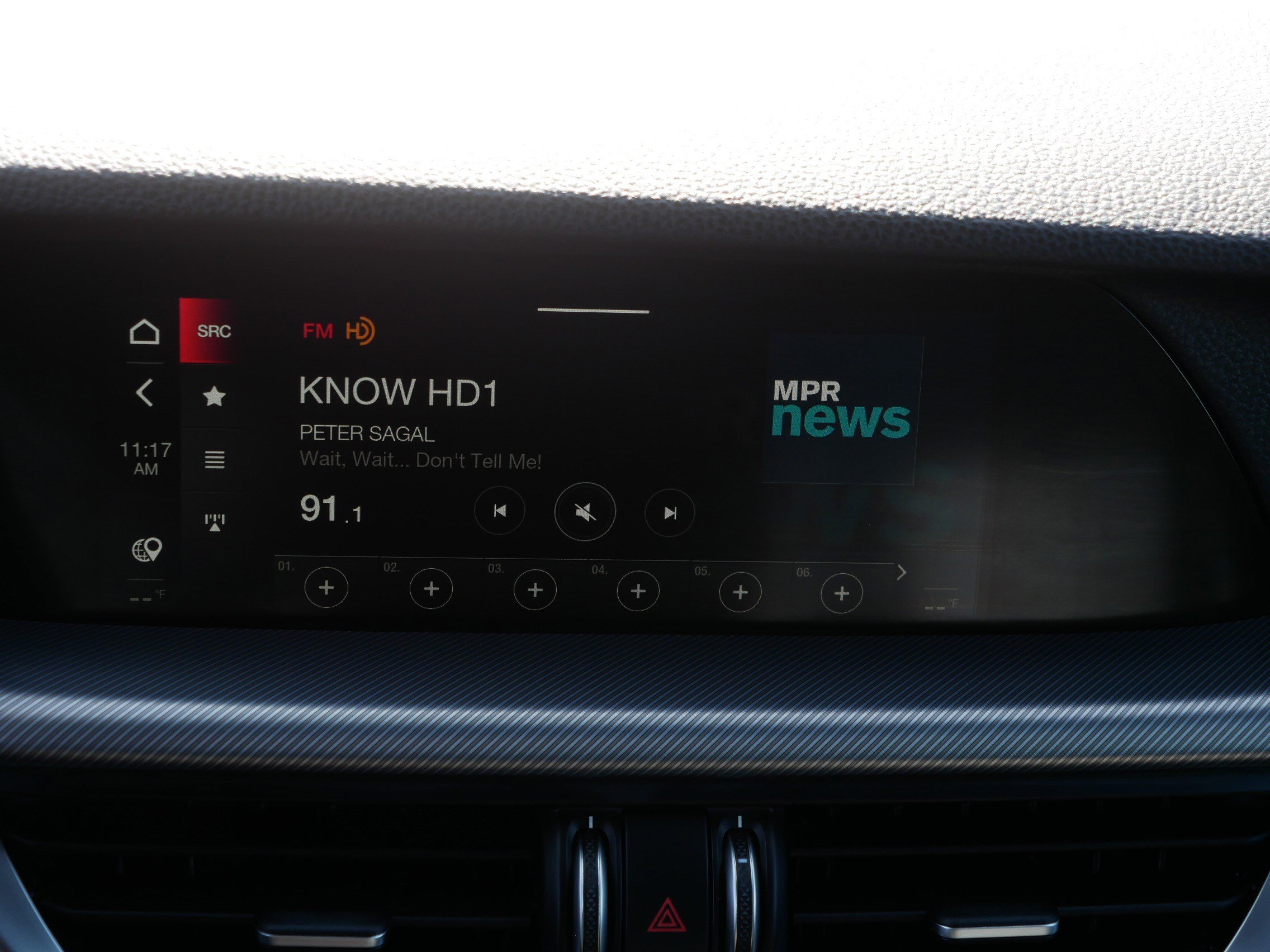 Used 2025 Alfa Romeo Stelvio Sprint w/ Convenience Package image 22